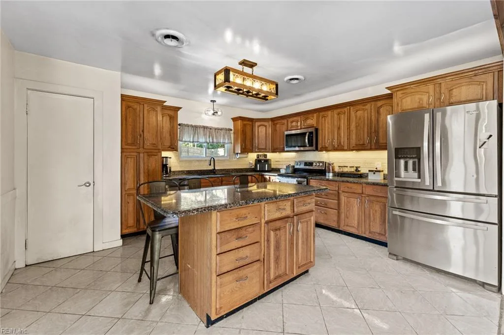 406 Grafton District RD, YORKTOWN VA 23692 thumb 12
