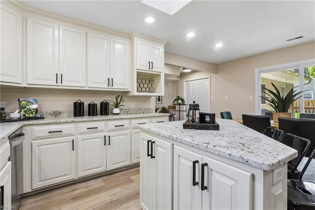 99 W Rexford DR, NEWPORTNEWS VA 23608 thumb 9