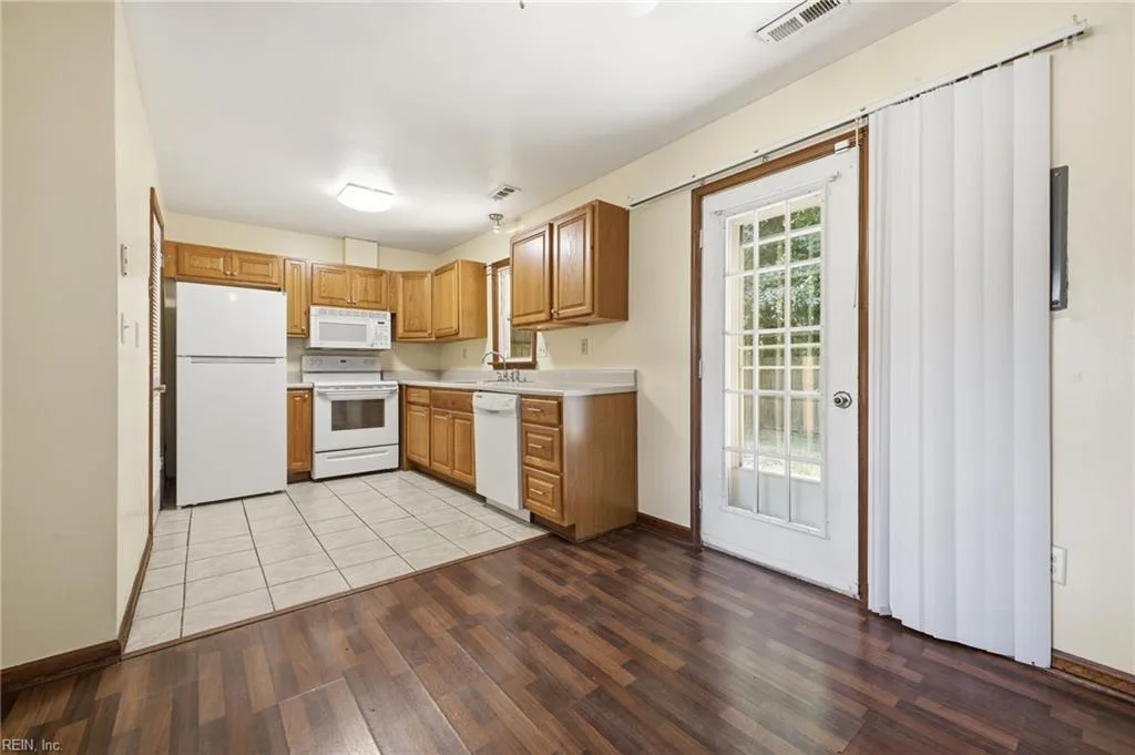 910 Wickford DR, CHESAPEAKE VA 23320 thumb 7