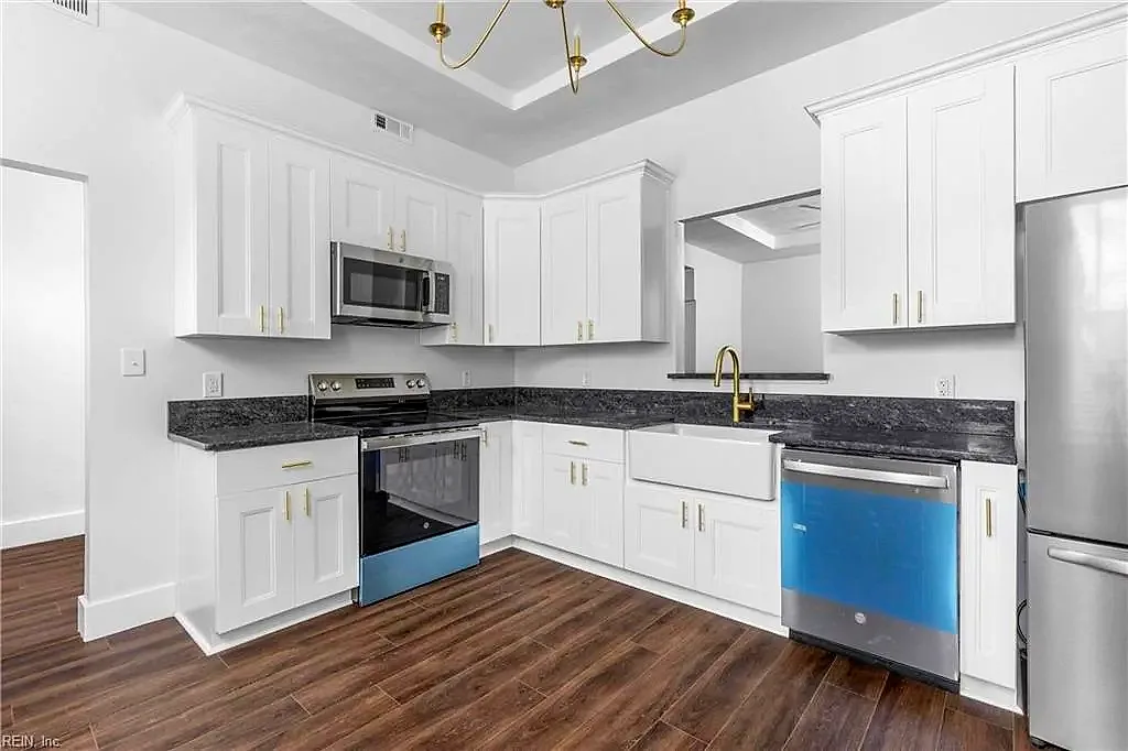 410 W 29th ST, NORFOLK VA 23508 - Photo 4