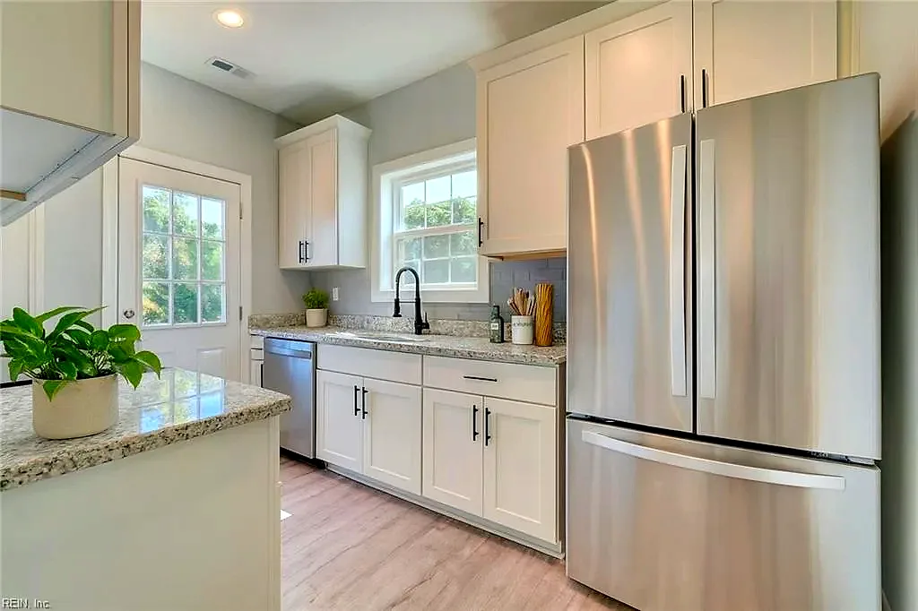 534 Halifax ST, PETERSBURG VA 23803 - Photo 3