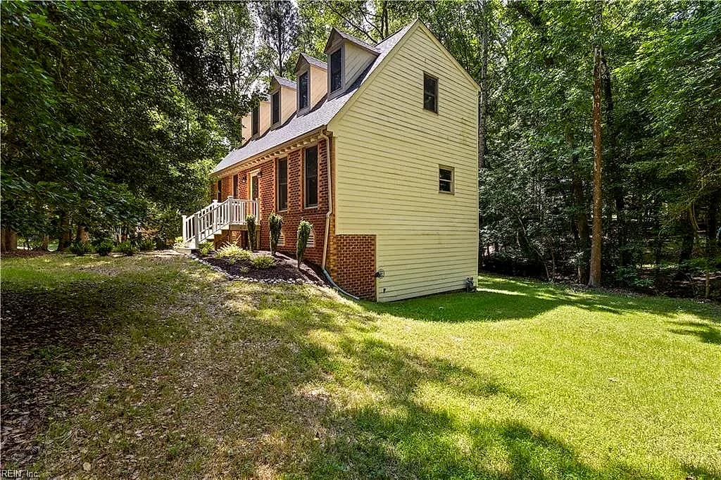 102 Sharps RD, WILLIAMSBURG VA 23188 - Photo 4