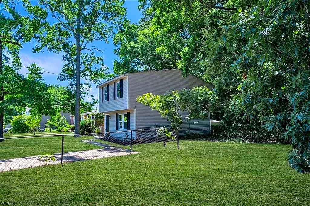 2319 Andrews BLVD, HAMPTON VA 23663 - Photo 3