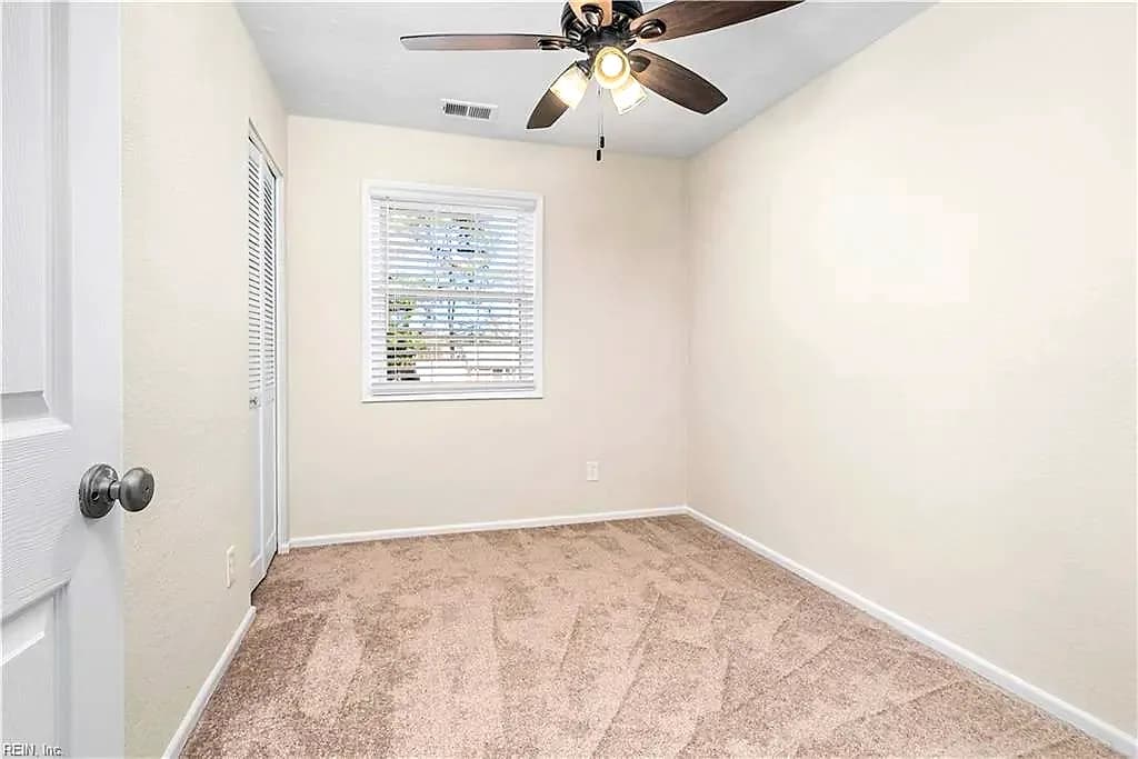 3633 Britt TER, VIRGINIABEACH VA 23452 - Photo 5