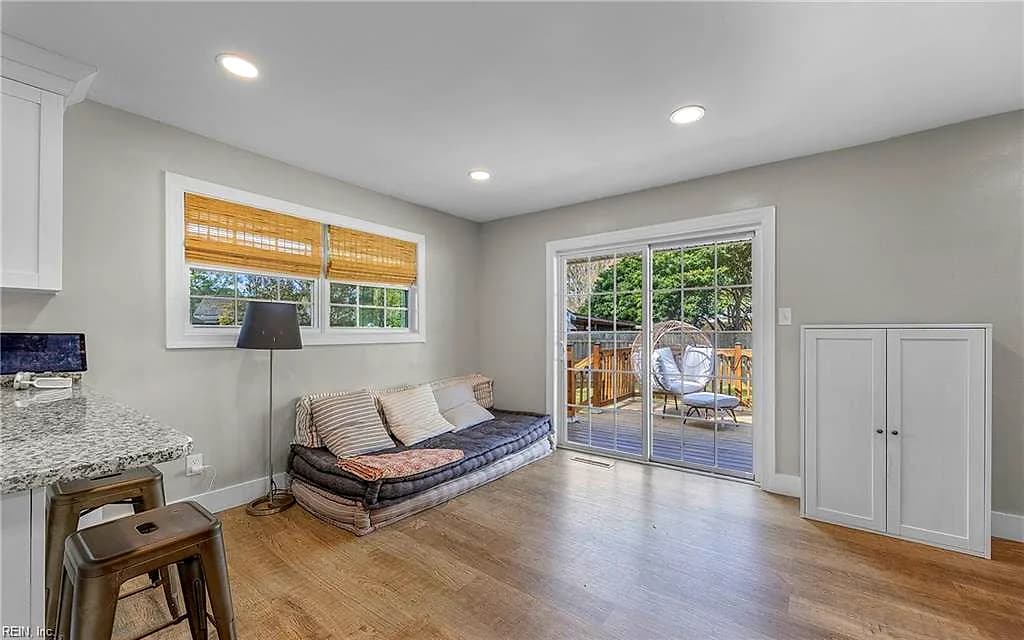 725 N Great Neck RD, VIRGINIABEACH VA 23454 thumb 11