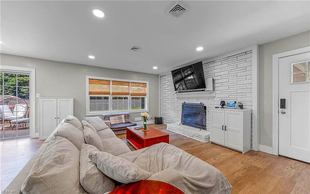 725 N Great Neck RD, VIRGINIABEACH VA 23454 thumb 6
