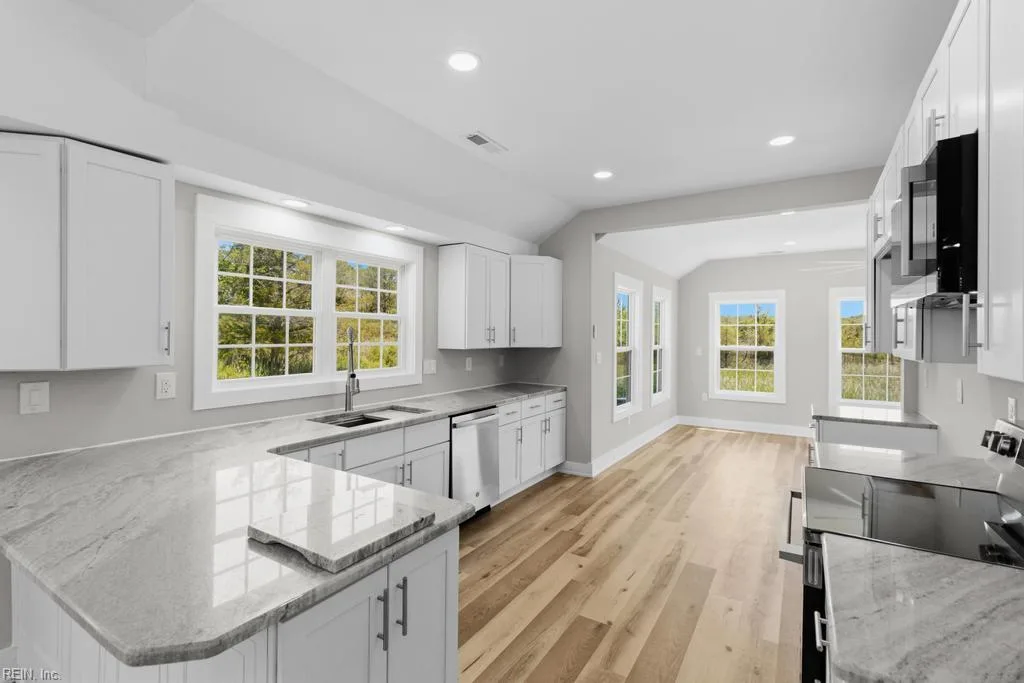 10104 Smiley RD, HAYES VA 23072 thumb 7