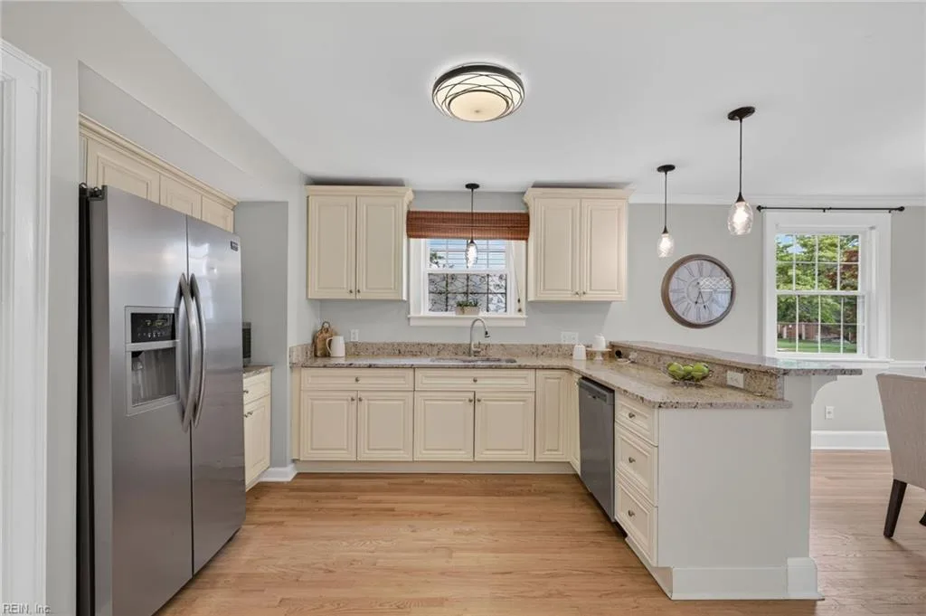 407 Sussex DR, PORTSMOUTH VA 23707 thumb 9