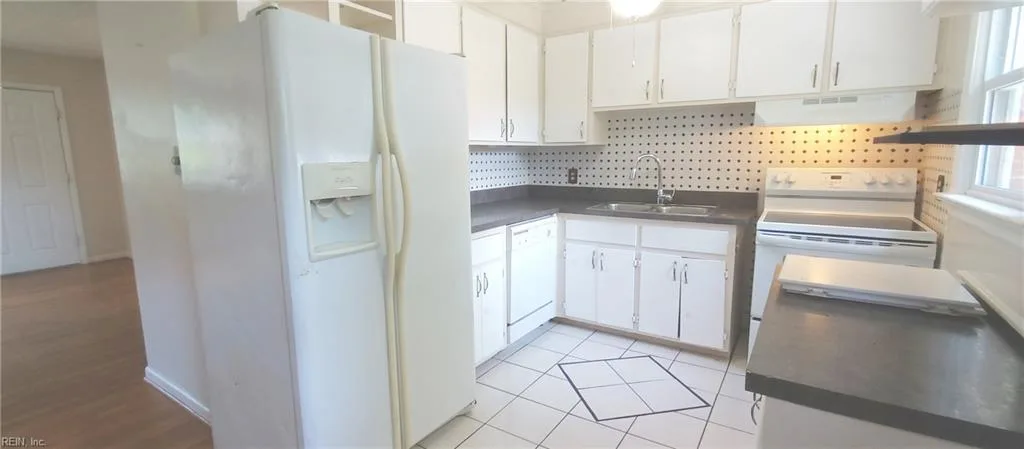 329 DE LAURA DR, NEWPORTNEWS VA 23608 thumb 8