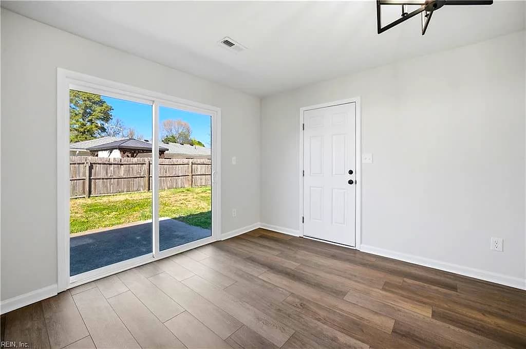 4906 Gulfstream CIR, VIRGINIABEACH VA 23464 thumb 8
