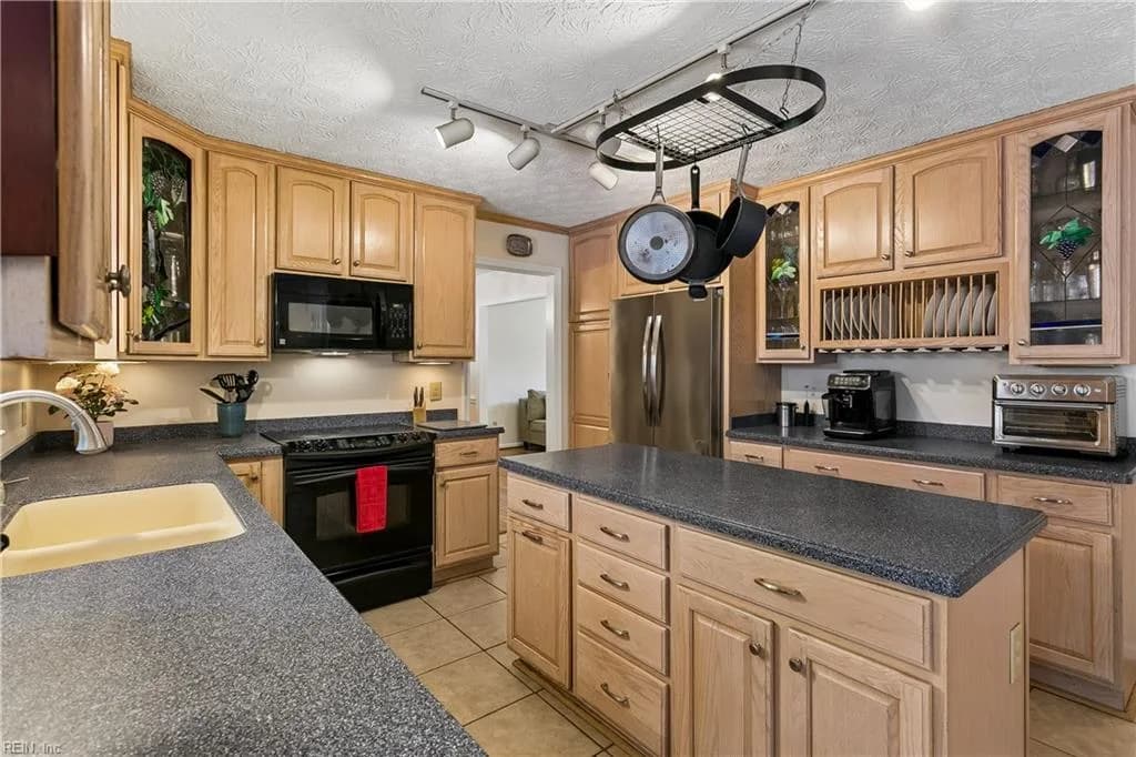 101 Cranwood CT, YORKTOWN VA 23693 thumb 12