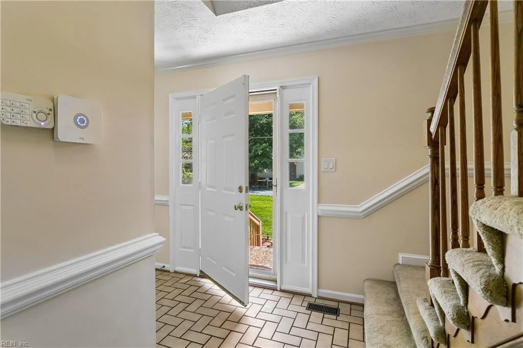 101 Cranwood CT, YORKTOWN VA 23693 thumb 6