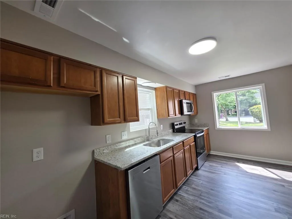 12 Glouchester CIR, CHESAPEAKE VA 23320 thumb 9