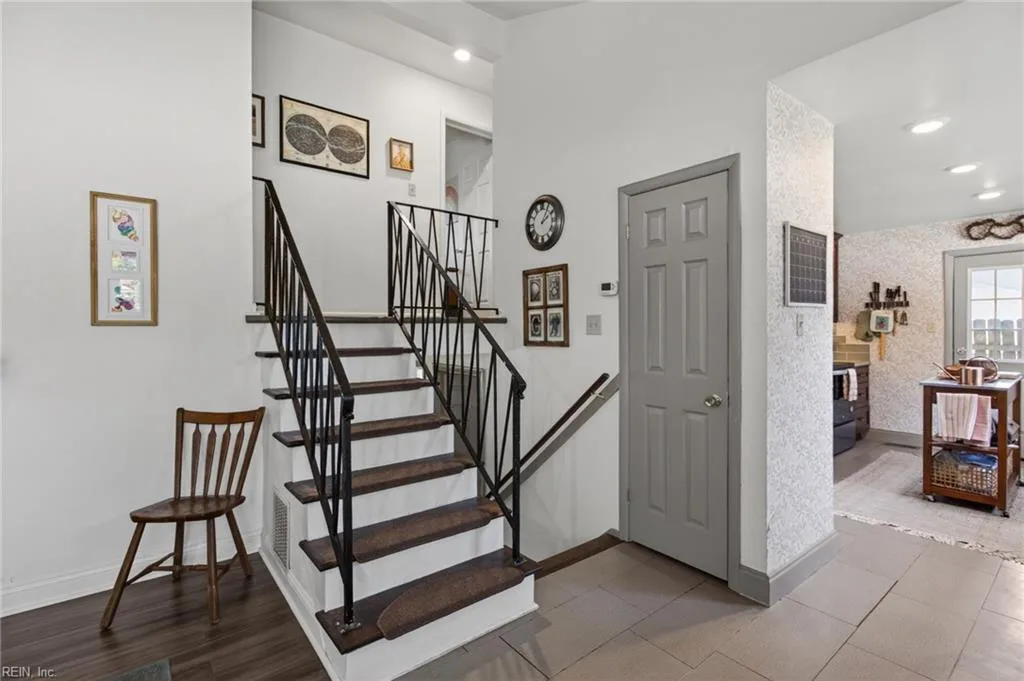 560 N Witchduck RD, VIRGINIABEACH VA 23462 thumb 8