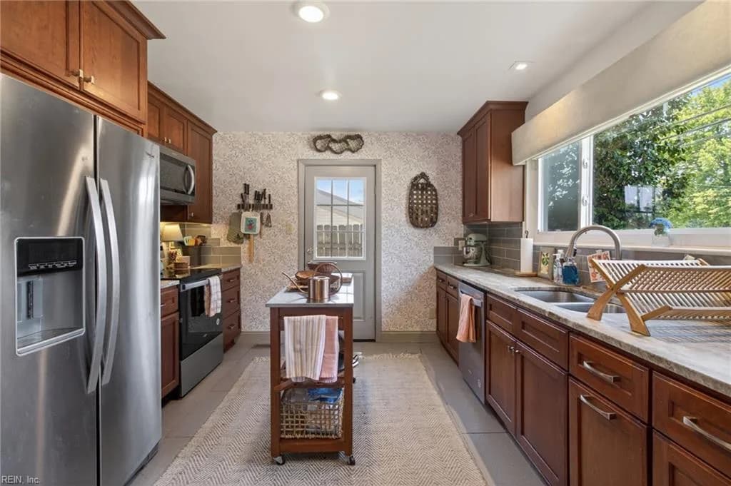 560 N Witchduck RD, VIRGINIABEACH VA 23462 thumb 9