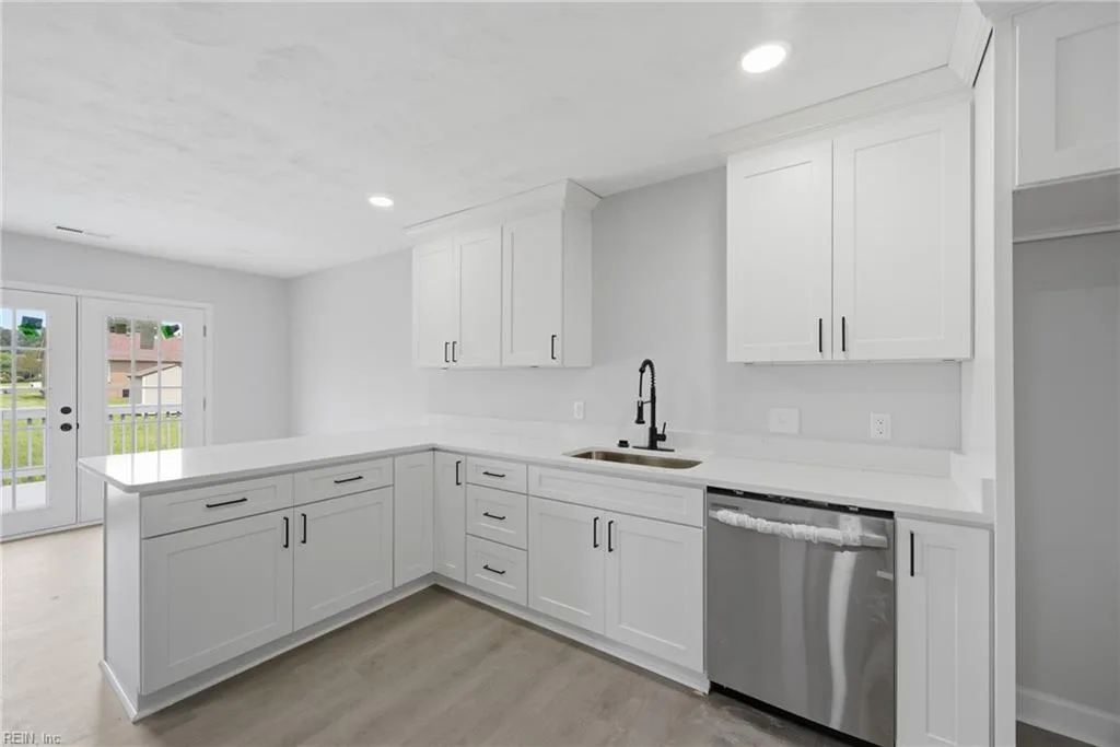 2084 Nansemond PW, SUFFOLK VA 23434 thumb 11