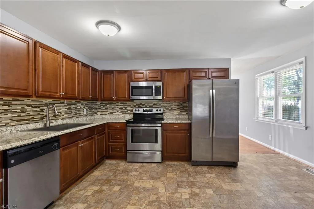 508 Mooney RD, CHESAPEAKE VA 23325 thumb 9