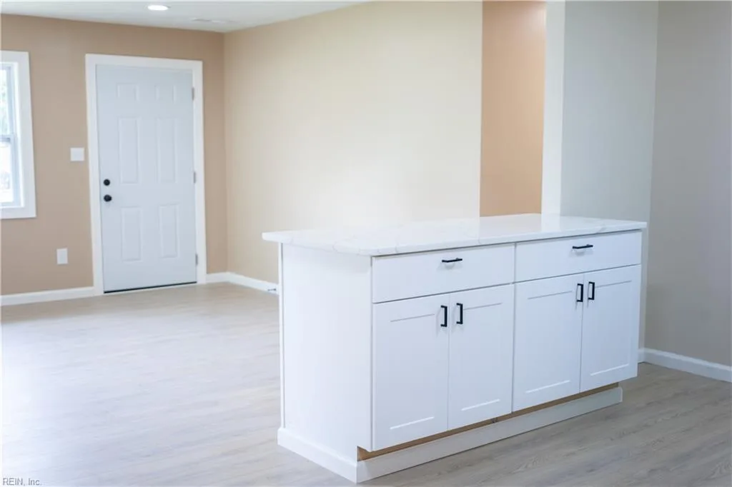 213 Shawen DR, HAMPTON VA 23669 thumb 7