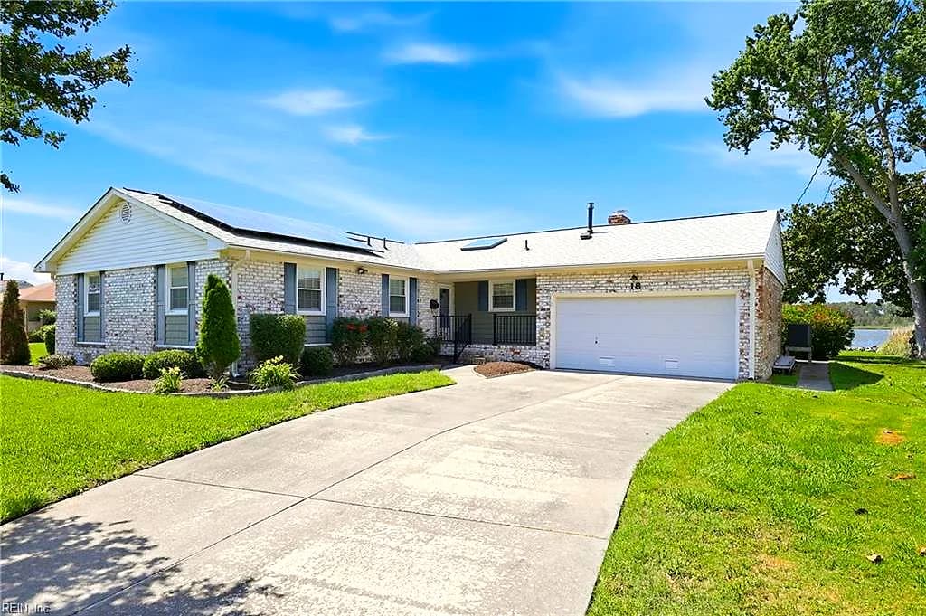 18 Eagle Point RD, HAMPTON VA 23669 - Main photo