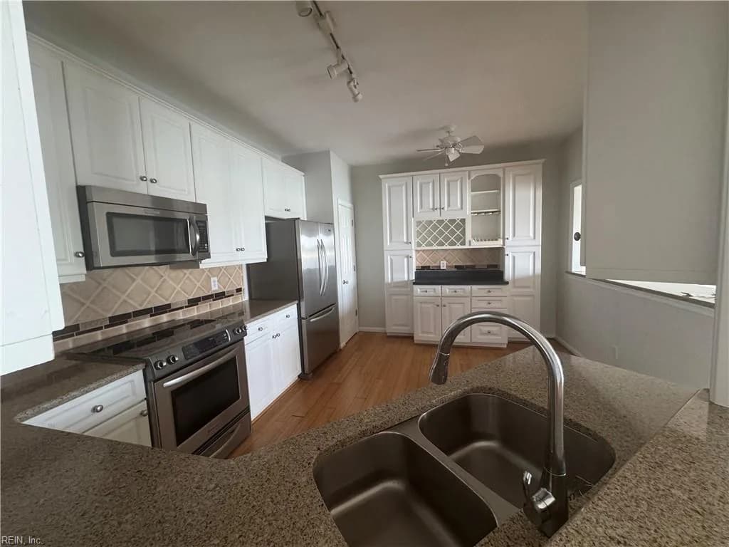 9462 Bay Front DR, NORFOLK VA 23518 thumb 7