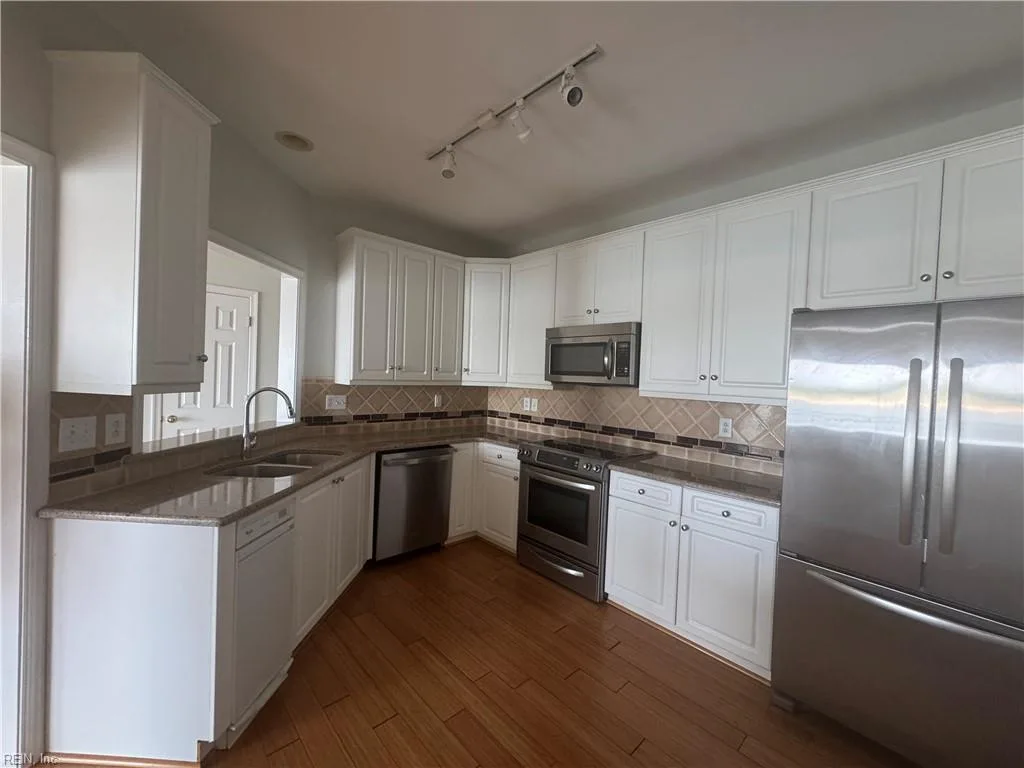 9462 Bay Front DR, NORFOLK VA 23518 thumb 10