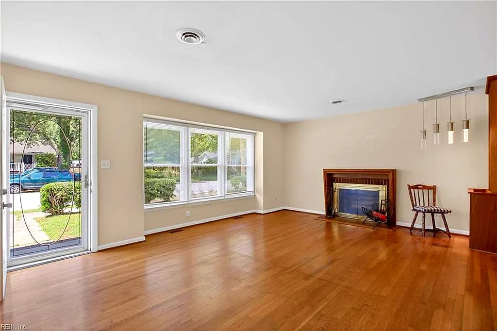 118 Claremont AVE, HAMPTON VA 23661 - Photo 3