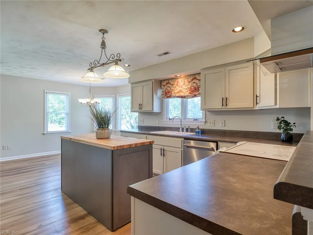 601 Guisborne CT, CHESAPEAKE VA 23322 thumb 10