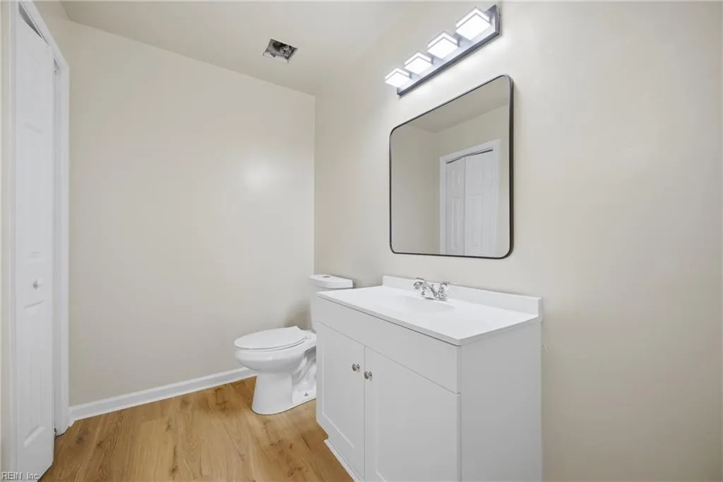 1301 Pinecroft LN, CHESAPEAKE VA 23323 thumb 12