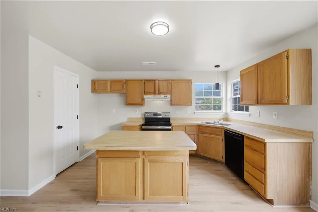 1301 Pinecroft LN, CHESAPEAKE VA 23323 thumb 8