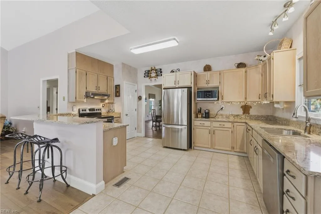 2631 Landview CIR, VIRGINIABEACH VA 23454 thumb 12