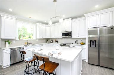 413 Octavia DR, YORKTOWN VA 23693 thumb 4