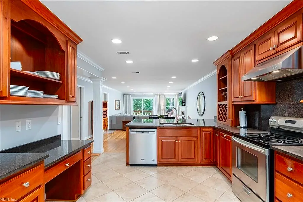 306 Archers Mead DR, WILLIAMSBURG VA 23185 - Photo 3