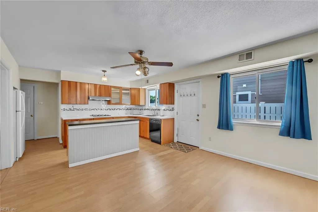 628 Surfside AVE, VIRGINIABEACH VA 23451 thumb 7