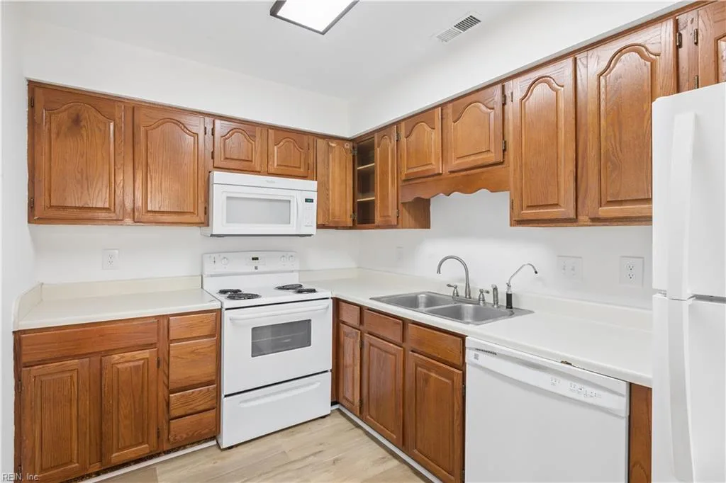 416 Hollomon DR, HAMPTON VA 23666 thumb 11