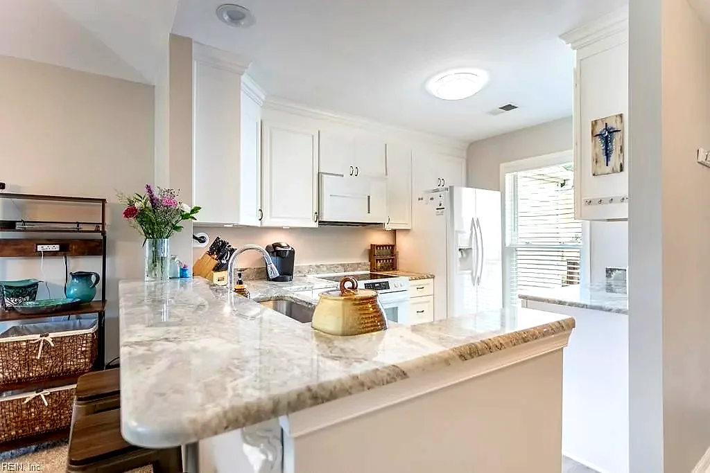 425 Persimmon DR, YORKTOWN VA 23693 thumb 10