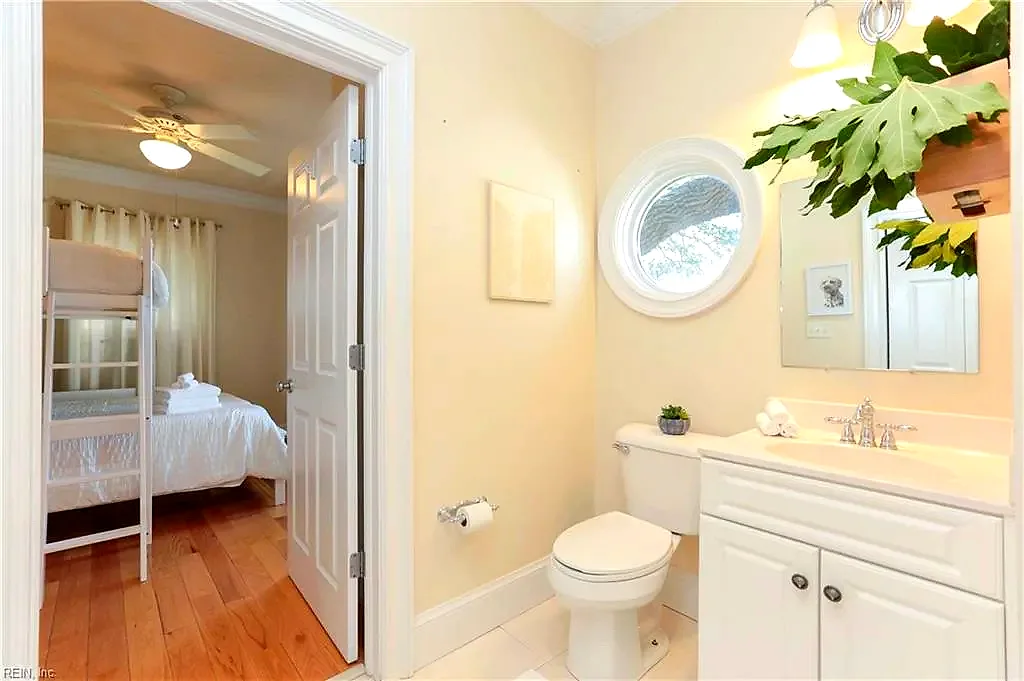 822 W Ocean View AVE, NORFOLK VA 23505 - Photo 4