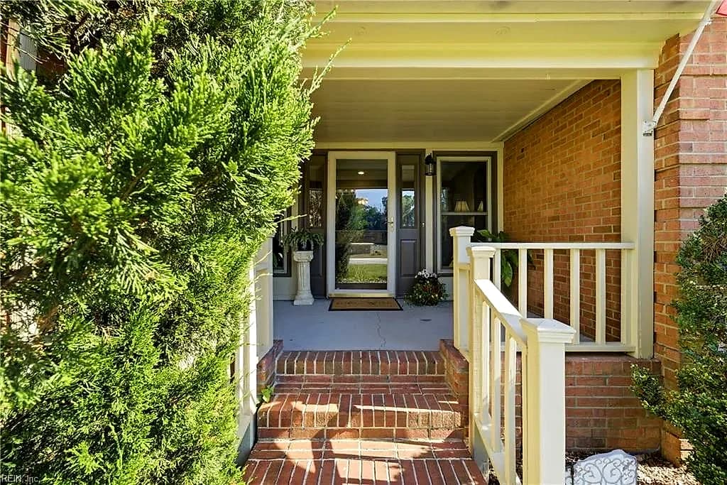 14 Valmoore DR, POQUOSON VA 23662 - Photo 4