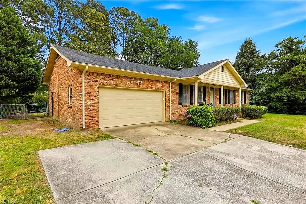 4113 Taylor RD, CHESAPEAKE VA 23321 - Photo 3