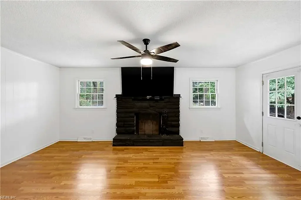 4113 Taylor RD, CHESAPEAKE VA 23321 thumb 7
