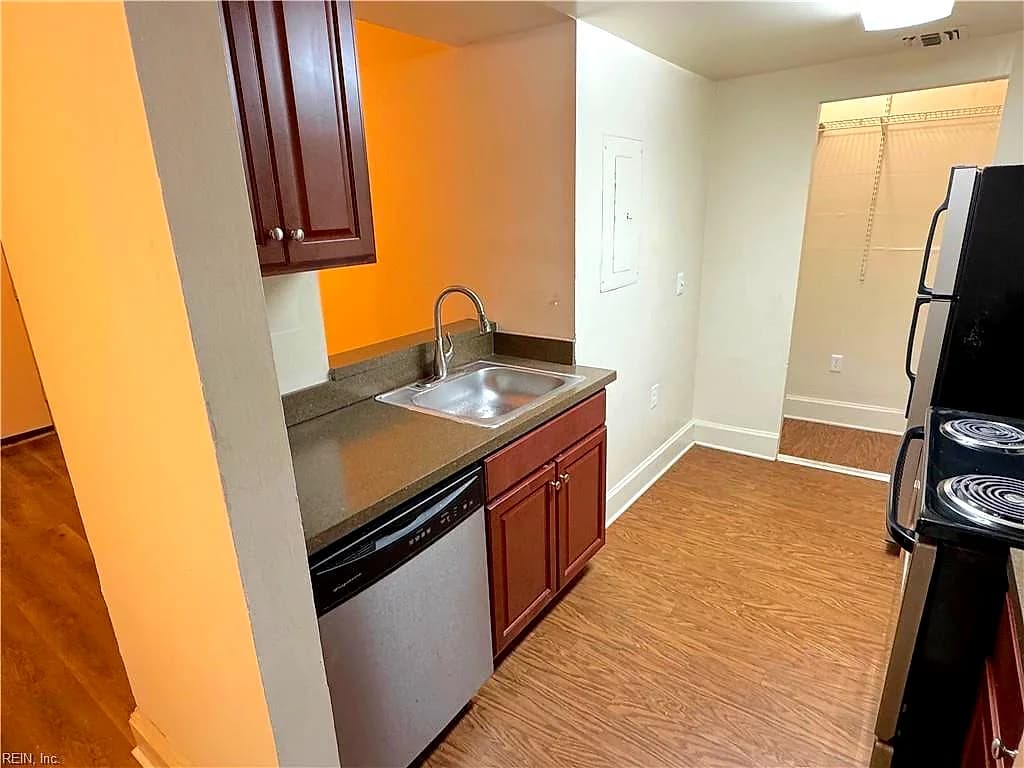 200 Drummond PL #B1, NORFOLK VA 23507 thumb 6