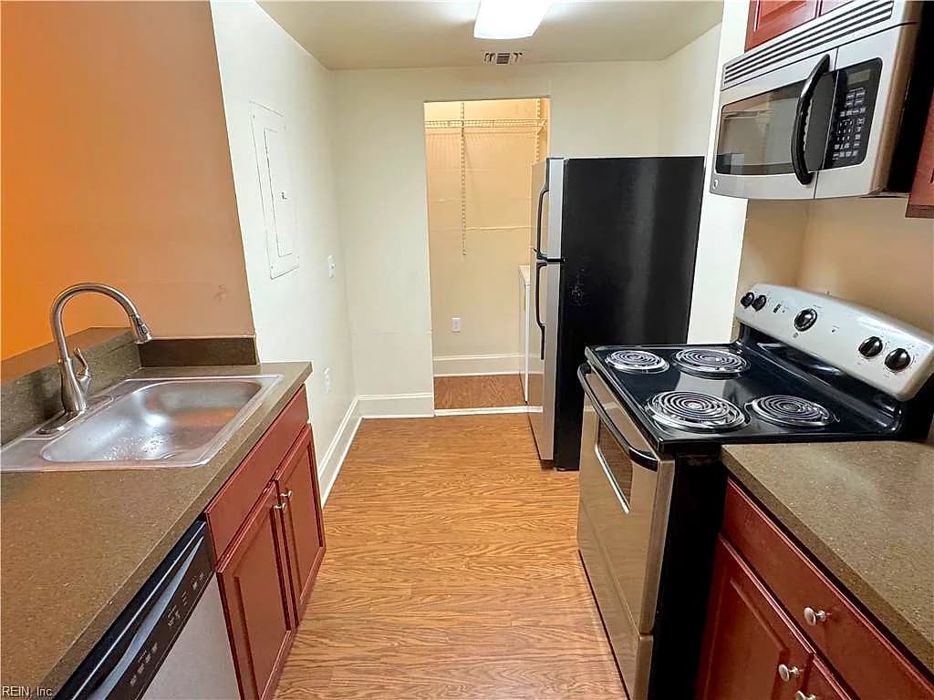 200 Drummond PL #B1, NORFOLK VA 23507 thumb 8