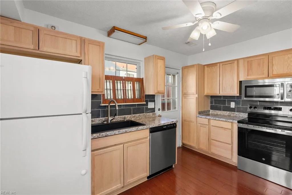437 Lester RD ##2, NEWPORT NEWS VA 23601 thumb 6