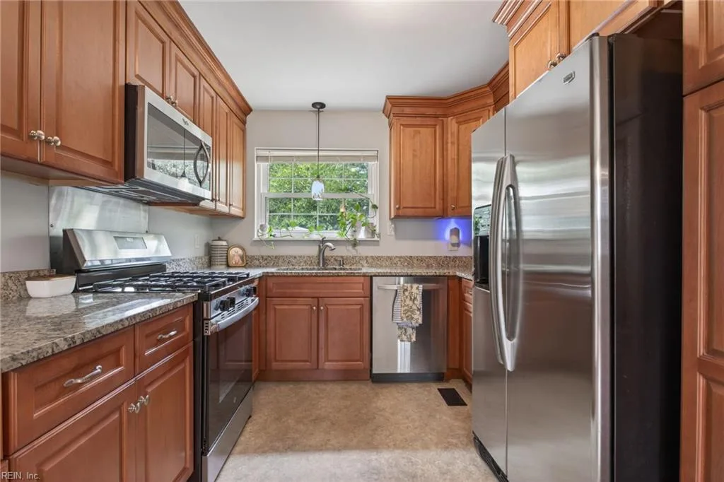 703 New Bern AVE, HAMPTON VA 23669 thumb 10
