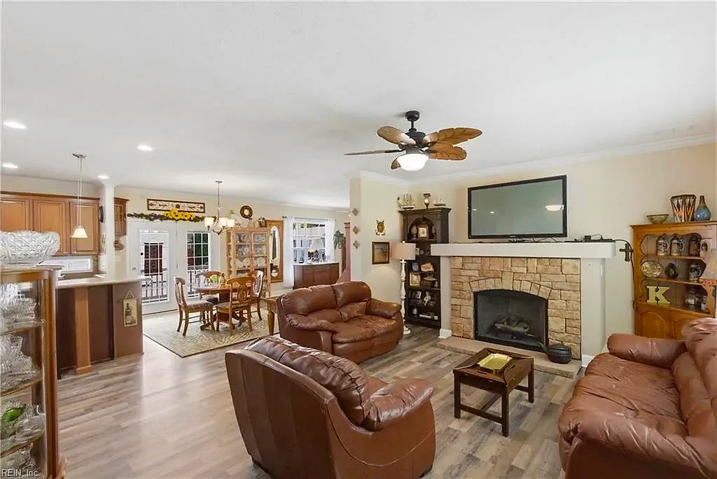 237 Cedar RD, CHESAPEAKE VA 23322 thumb 6