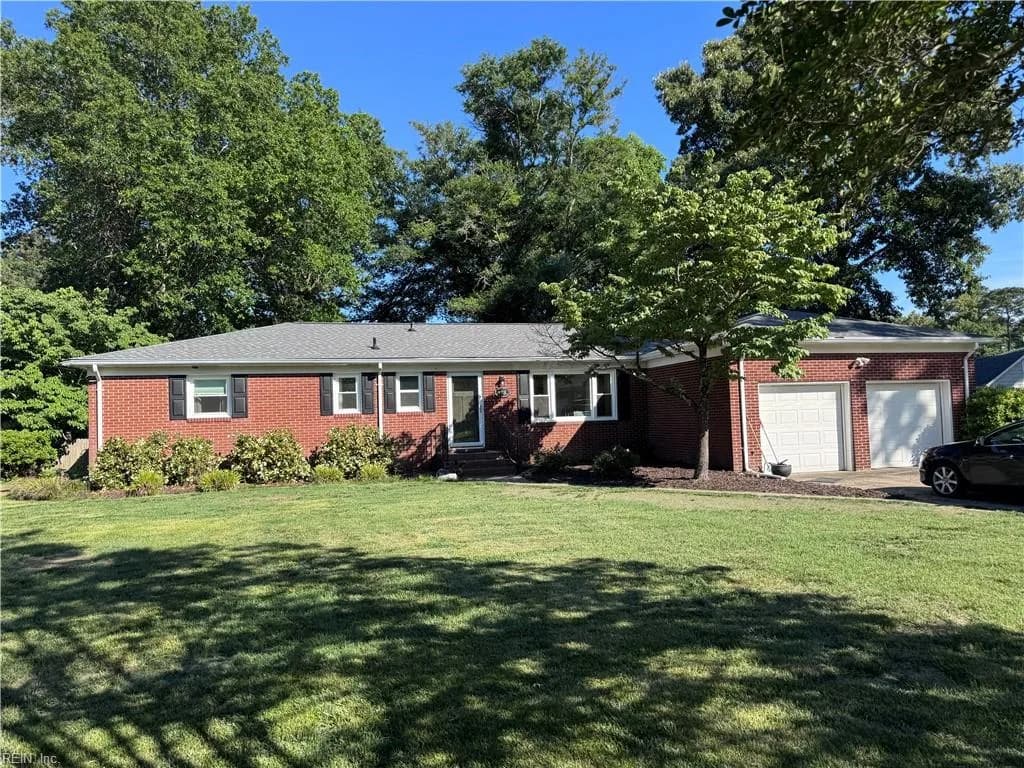 928 GENERAL STUART DR, VIRGINIA BEACH VA 23454 - Photo 2