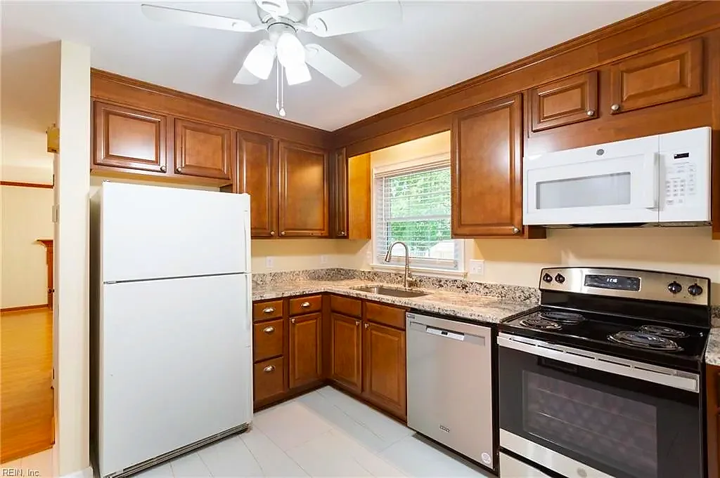 106 Rowe DR, POQUOSON VA 23662 thumb 8