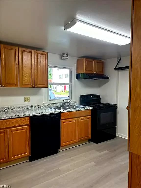 9 Pine LN, HAMPTON VA 23664 thumb 12