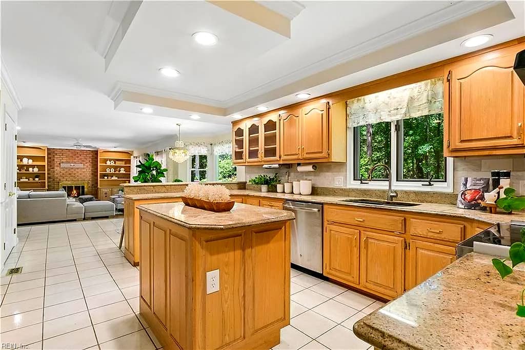 108 Flag Creek RD, YORKTOWN VA 23693 thumb 12