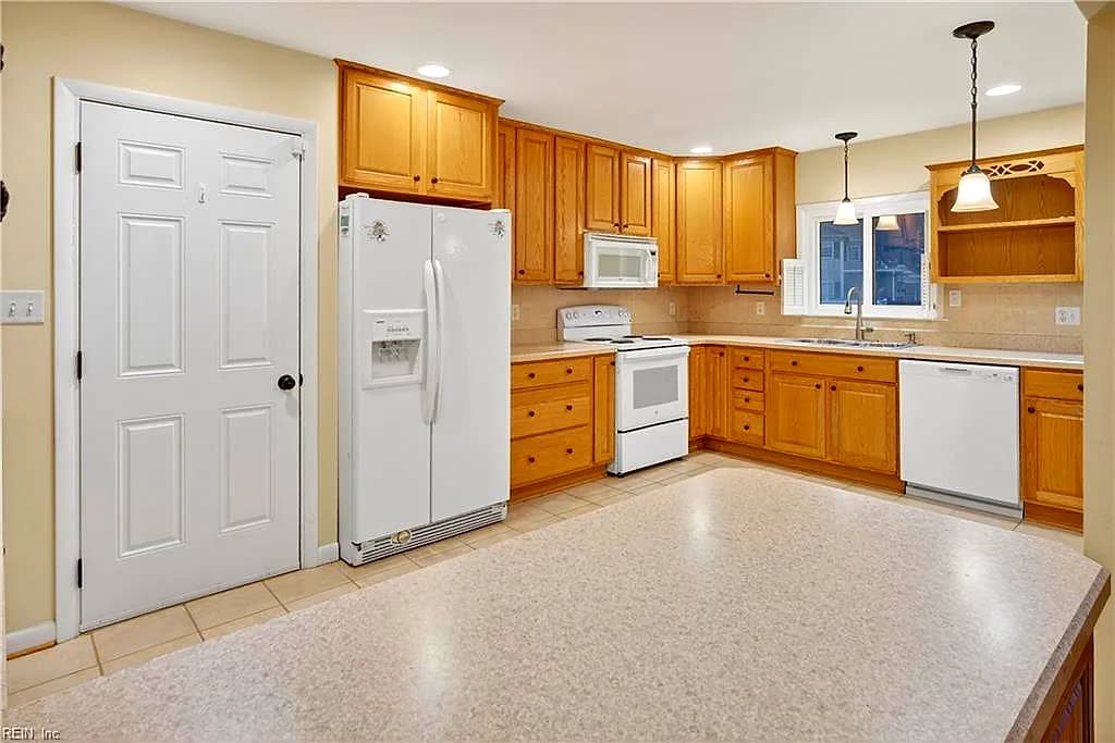 8516 Halprin DR, NORFOLK VA 23518 thumb 11