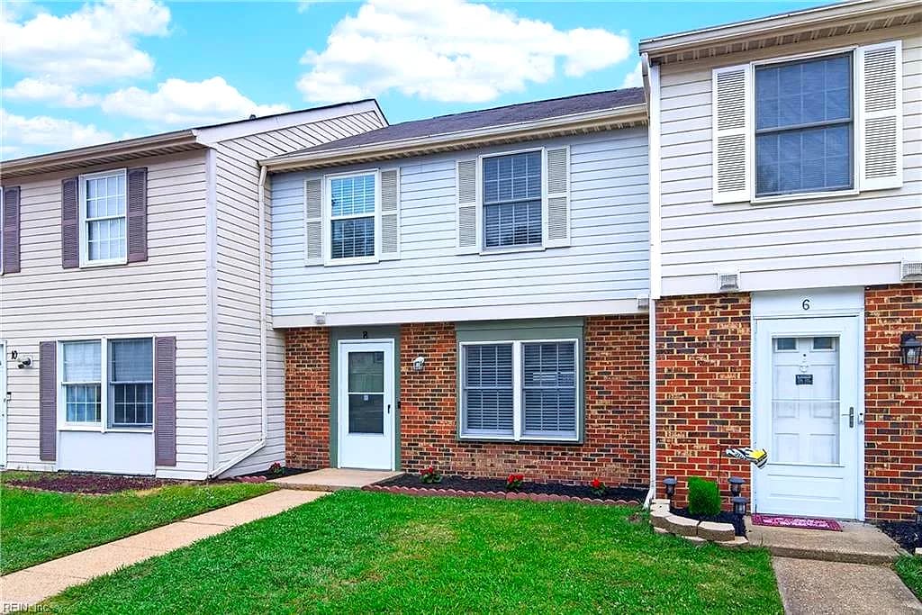 8 Lucinda CT, HAMPTON VA 23666 - Photo 3